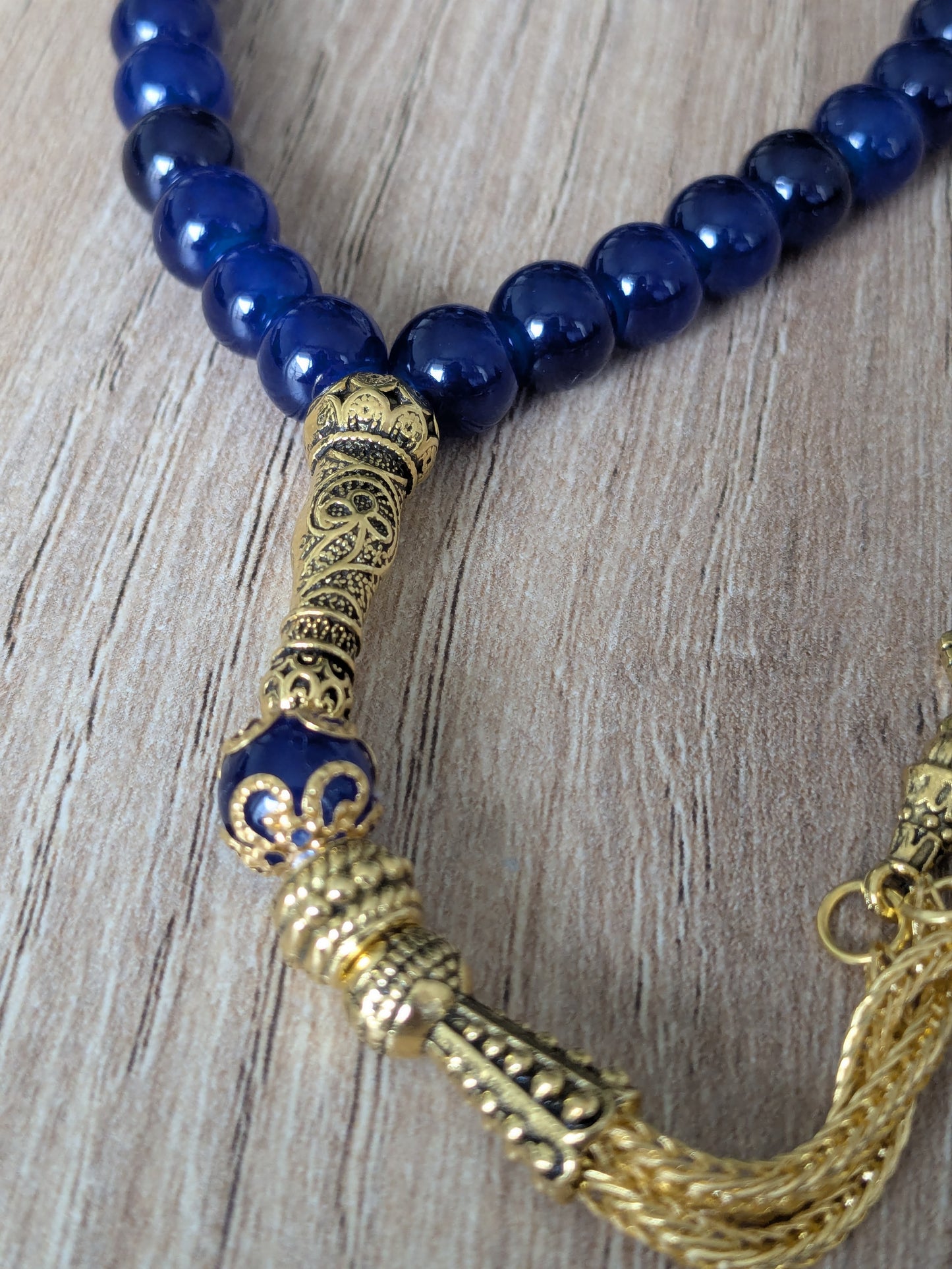 Petit misbaha en verre bleu foncé