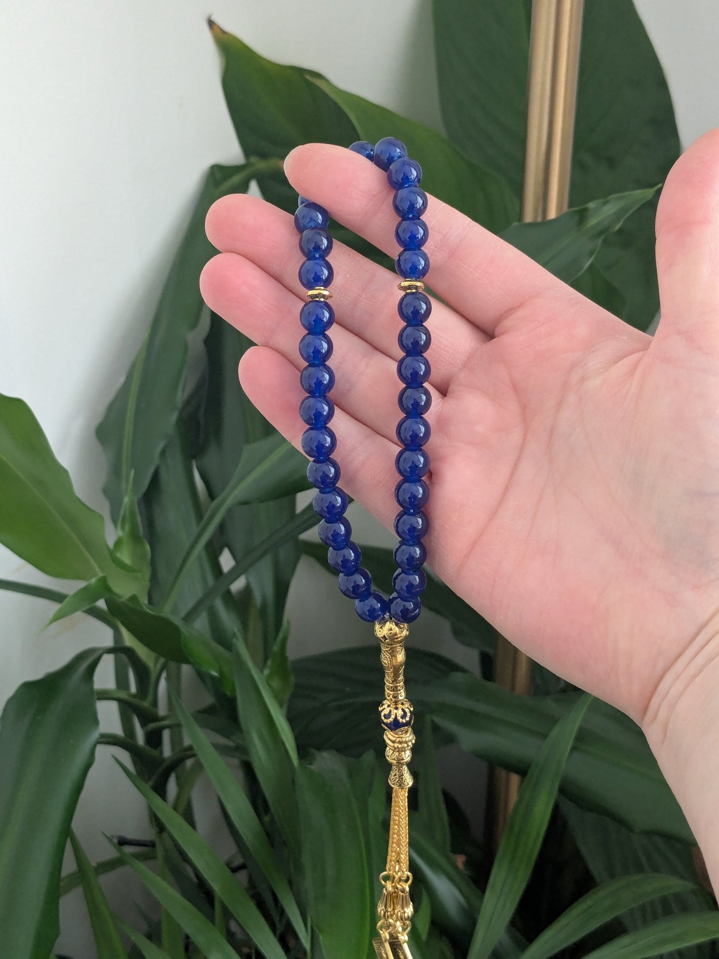 Petit misbaha en verre bleu foncé