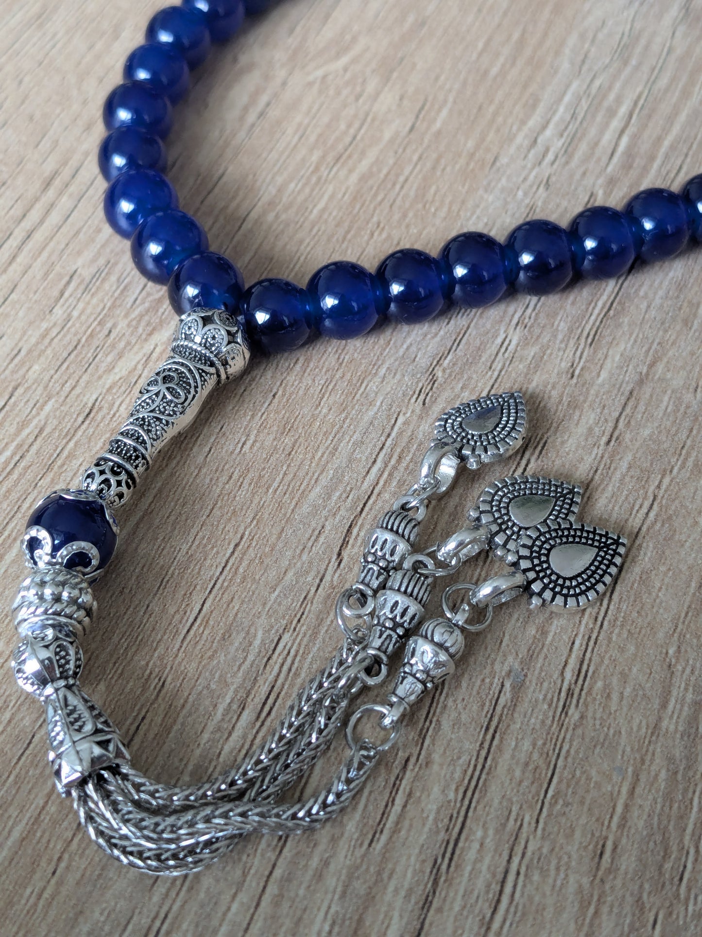 Petit misbaha en verre bleu foncé