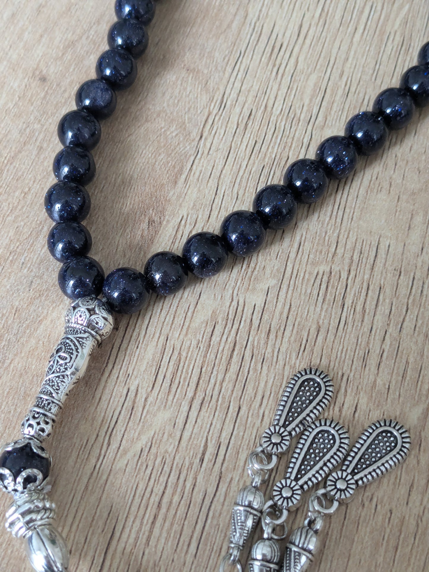 Petit misbaha en verre bleu nuit