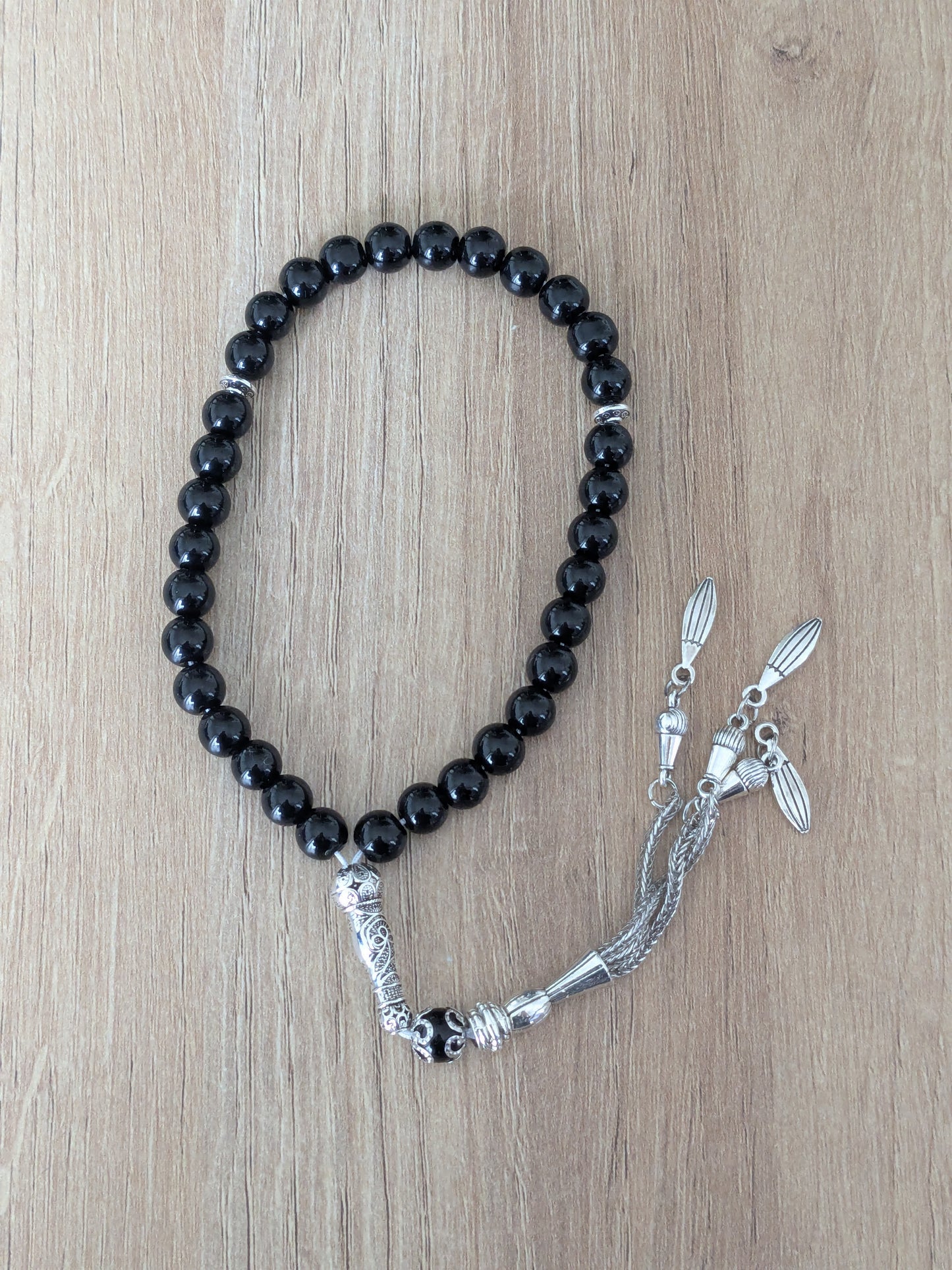 Petit misbaha en verre noir