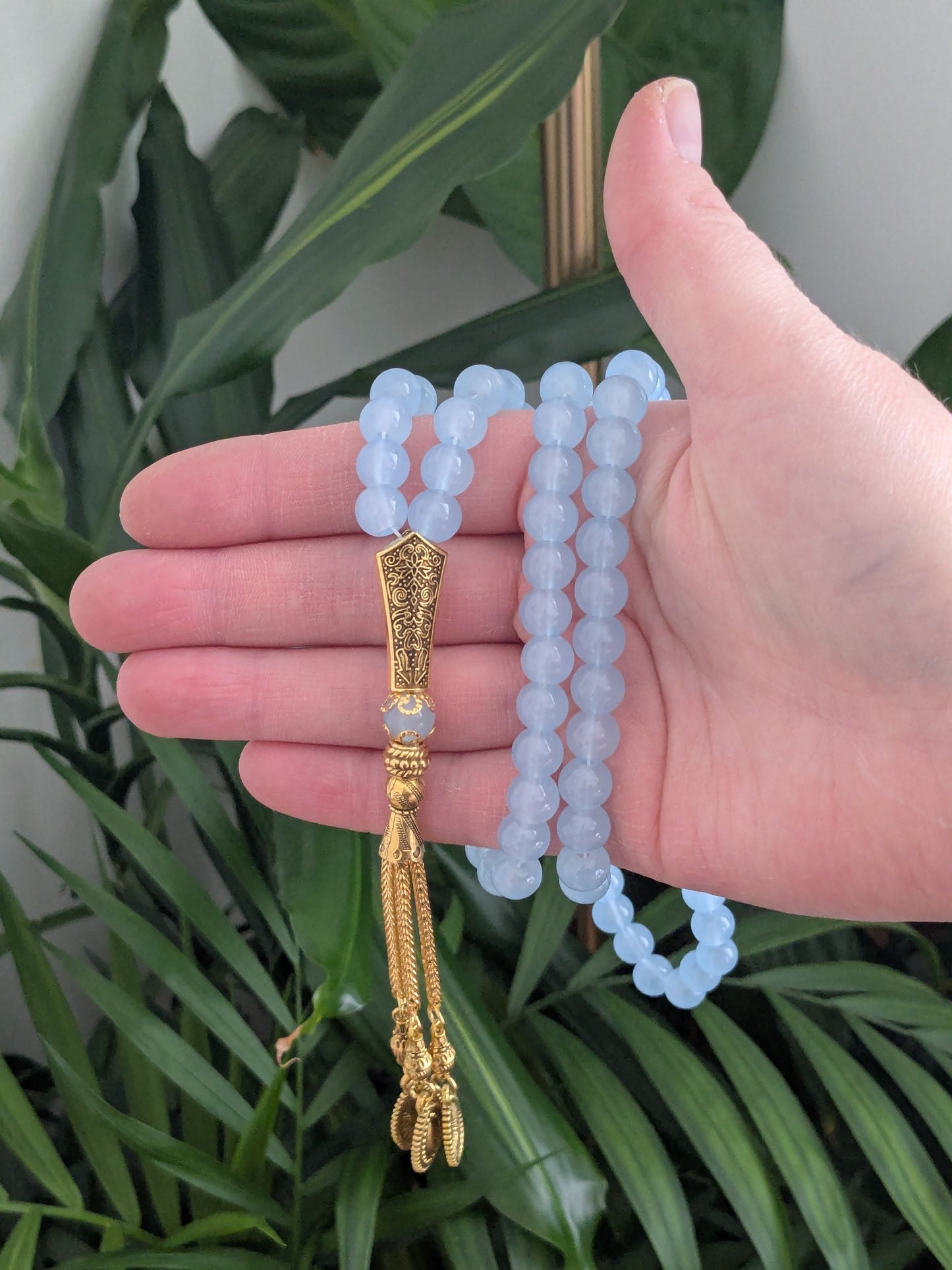 Grand misbaha en verre bleu glacier