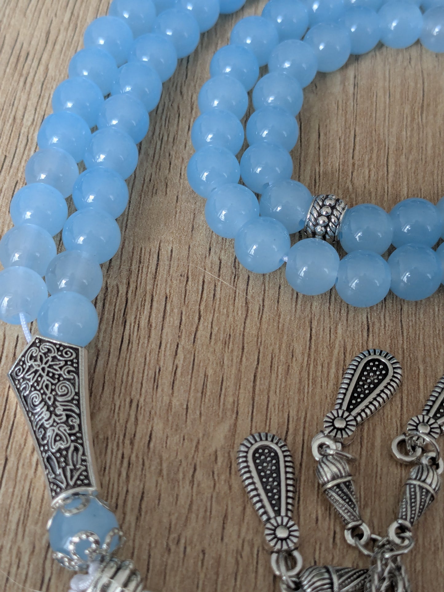 Grand misbaha en verre bleu glacier