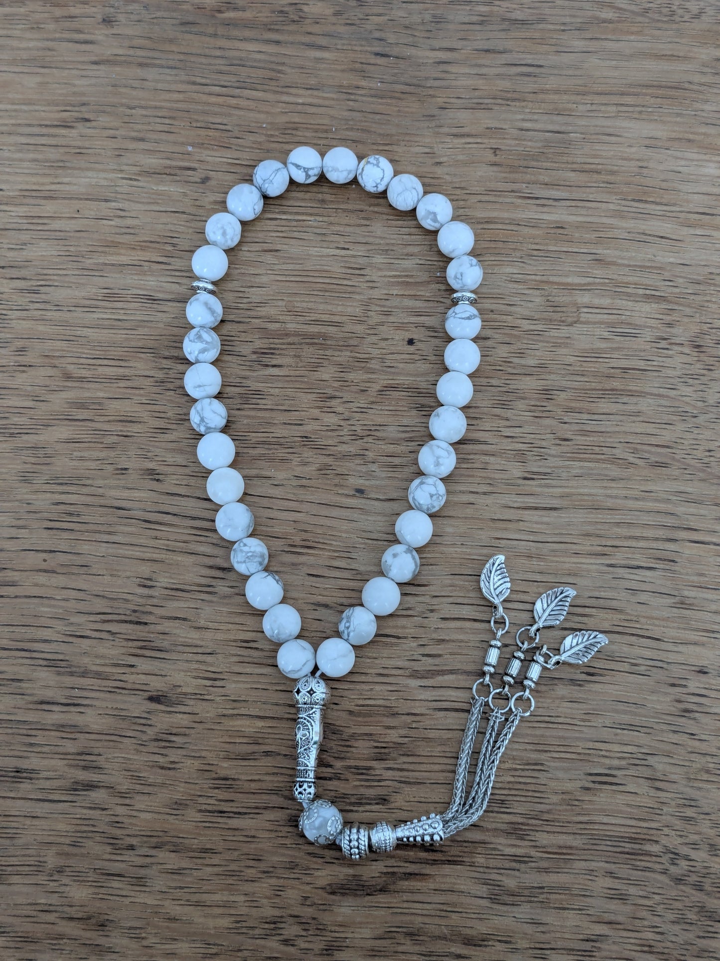 Petit tasbih en Howlite blanche